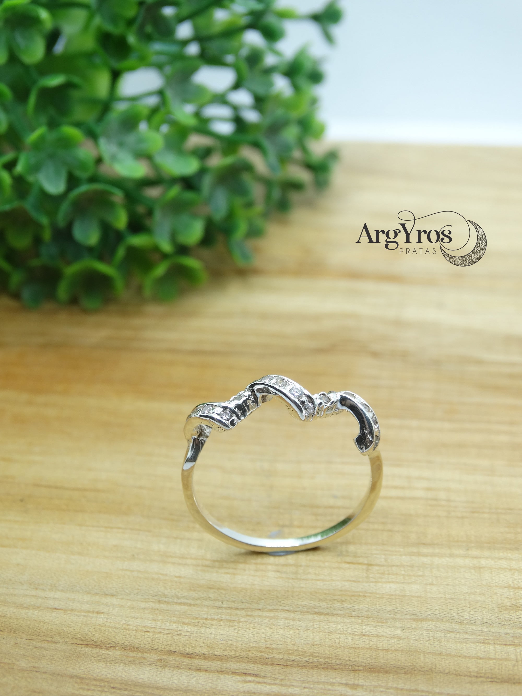 Anel Waves Cravejado