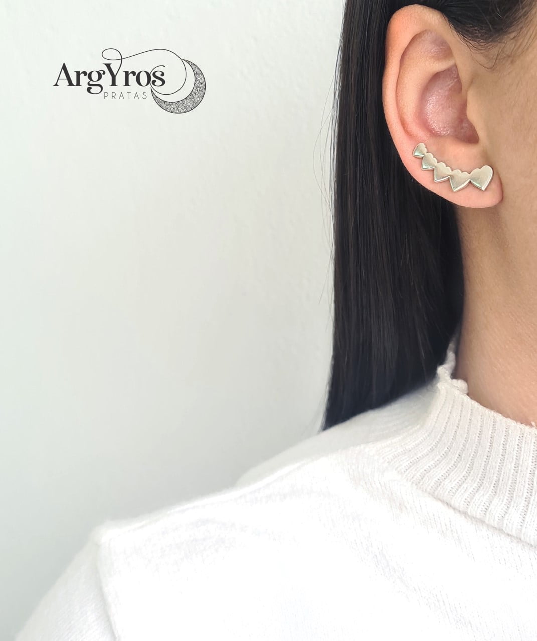 Ear Cuff Cinco Corações